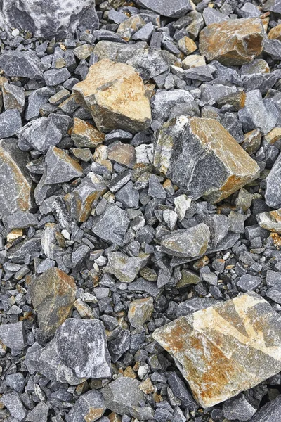 Steinbruch Mineralfabrik mit Kies und Steinmauer. Ausgrabungen — Stockfoto