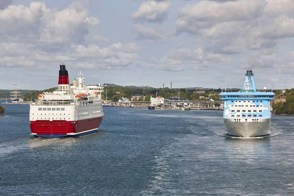 Kryssning fartyg på Östersjön. Åland island hamnen. — Stockfoto