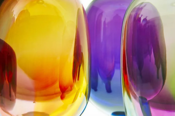 Multi färgade pulserande böjda crystal design. Färgglad abstrakt b — Stockfoto