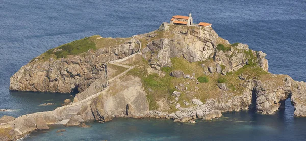 Capela de San Juan de Gaztelugatxe na costa do País Basco. Spa — Fotografia de Stock