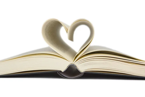 Livre ouvert avec des pages en forme de cœur. Amour pour la lecture — Photo