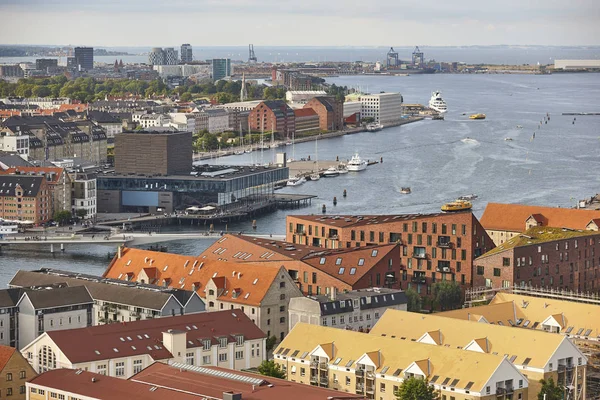 Копенгагенская гавань и канал. Столица Дании — стоковое фото