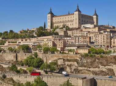 Toledo ortaçağ şehir görüşü. İspanyol geleneksel kasabası