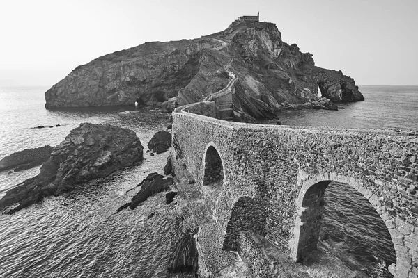 Sunset costa dramática em Espanha. San Juan de Gaztelugatxe — Fotografia de Stock