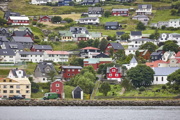 Feroe adalarındaki Vestmanna 'nın renkli bir köyü. Denm — Stok fotoğraf
