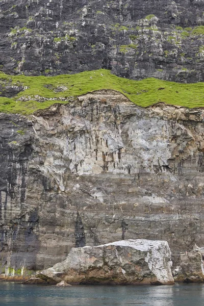 Färöer-Inseln Klippen in vestmanna Bereich. streimoy, denmark — Stockfoto