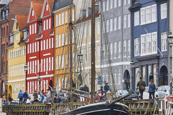 Het centrum van copenhaguen. Nyhavn Canal Cityscape kleurrijke buildin — Stockfoto