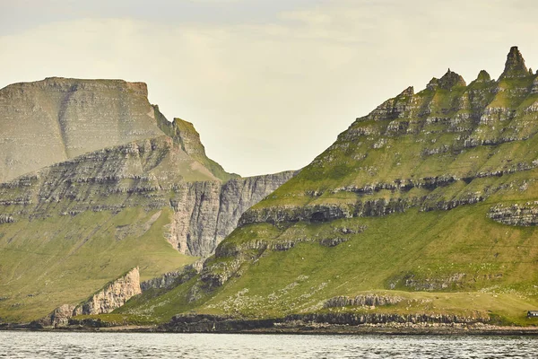 Ilhas Faroé Falésias Oceano Atlântico Pôr Sol Vista Deslumbrante — Fotografia de Stock