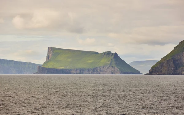 Wyspa Dramatyczna Stora Dimun Archipelagu Wysp Owczych Ocean Północnoatlantycki — Zdjęcie stockowe