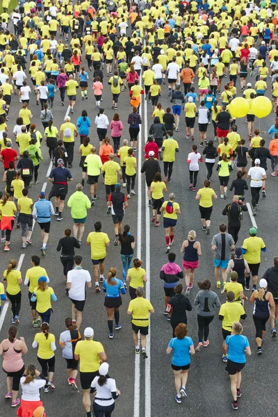 Runners Street Athletes Motion Urban Competition Vertical — Stock Photo, Image