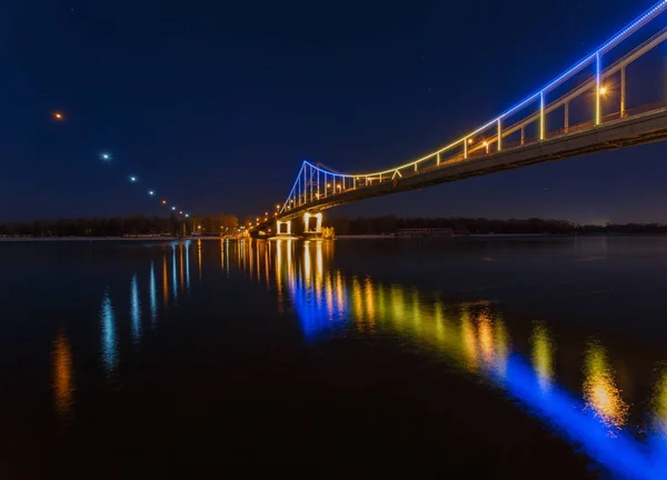 Brücke und Reflexion — Stockfoto