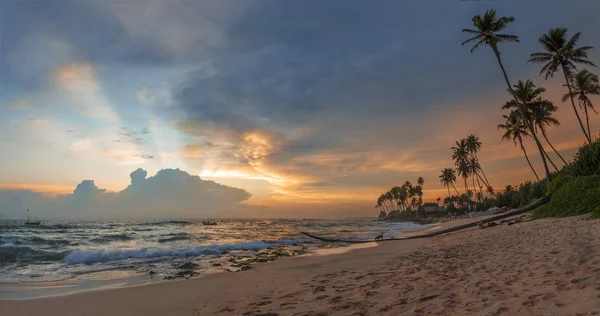 Colorful sunset in Sri Lanka — Stock Photo, Image