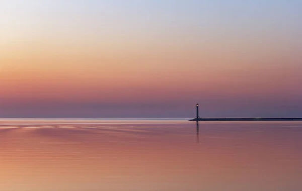 Pequeno Farol Pôr Sol Colorido — Fotografia de Stock