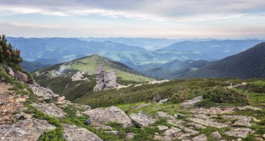 Vukhaty Kamin, Karpatlar, Ukrayna yakınlarındaki dağların panoraması