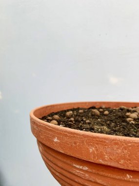saksı toprak beyaz arka plan