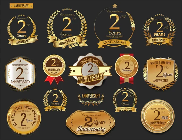 Anniversario corona d'alloro d'oro e distintivo collezione vettoriale — Vettoriale Stock