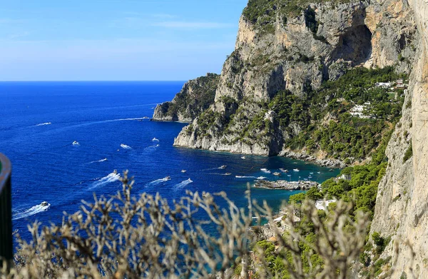 Capri Adası, yükseklerden bakıyor.