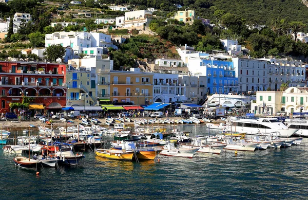 Capri Adası Limanı, İtalya