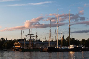 Körfezde gün batımı