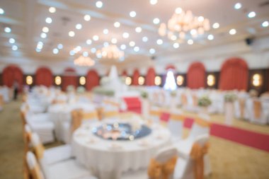 Düğün töreninde yemek masası hazırlandı.