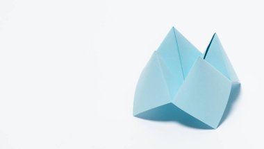 Beyaz arka planda kağıt falcısı