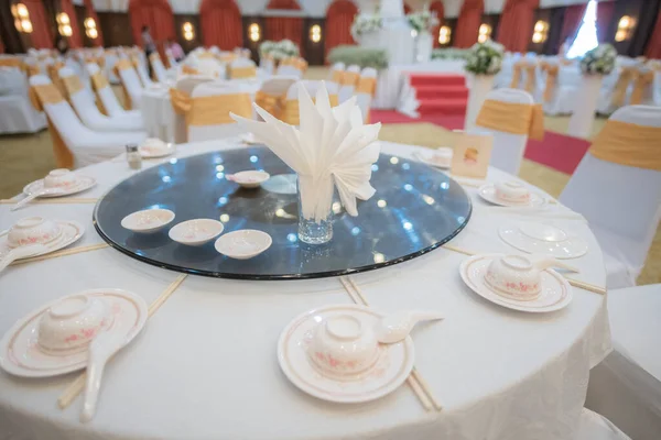Elkészített Gálaasztal Esküvői Ceremónián — Stock Fotó