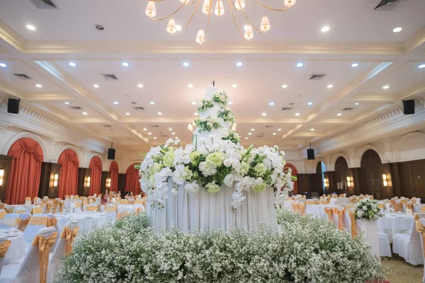Beautiful Cake Wedding Ceremon — Stock Photo, Image