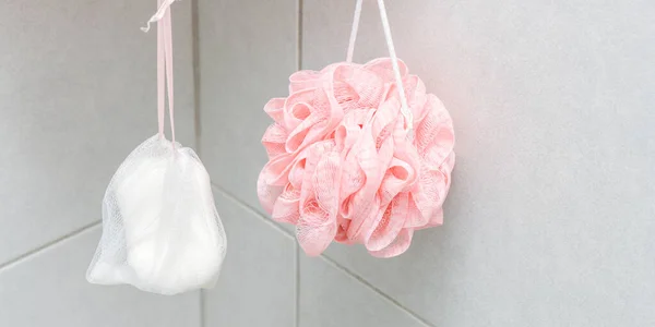 Soap Pink Fiber Scrub Hanging Rail Bathroom — Stock Photo, Image