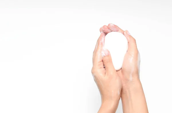 Женщина Использует Мыло Мытье Рук Изолированы Белом Фоне Концепция Гигиены — стоковое фото