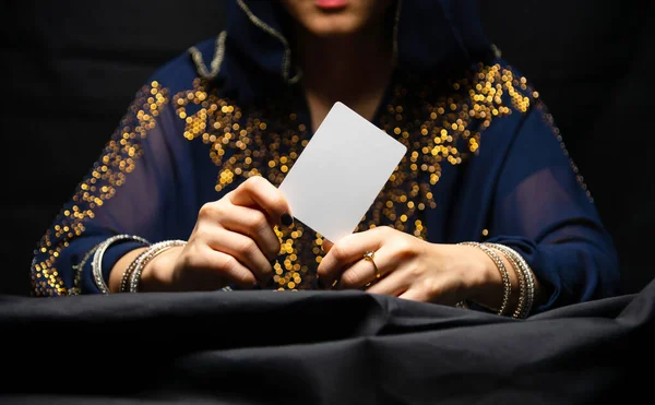 Fortune Teller Händer Och Tarot Kort — Stockfoto