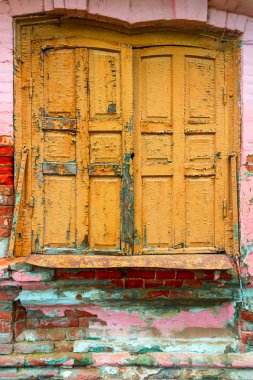 Eski evinde eski bir güneş kör arka plan.