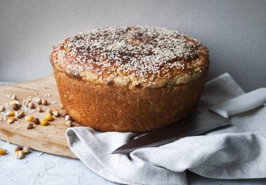 Glütensiz ekmek. Un ekmeği: mısır, nohut, pirinç. Yağda yumurta beyazı ekle. Glüten intoleransı olan insanlar için beslenme noktasıdır..