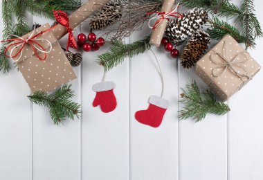 Noel Baba çizme ve mitten, Ladin, g ile Noel arka plan