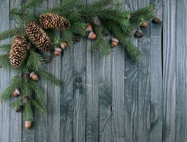 Noel arka plan ile köşe süsleme çam dallarının pi