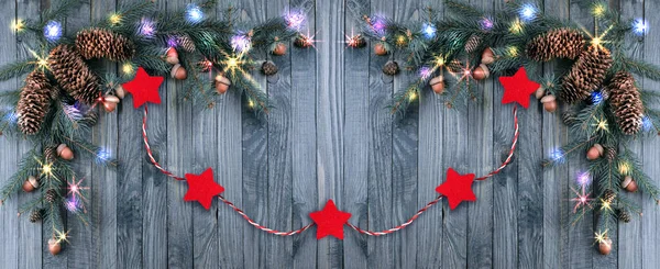 Fondo de Navidad con iluminación, estrellas brillantes, abeto br — Foto de Stock