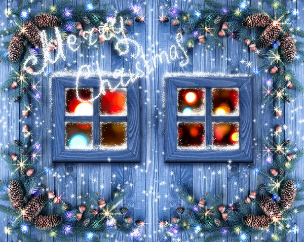 Navidad ventanas de madera decoradas con la decoración de Año Nuevo — Foto de Stock