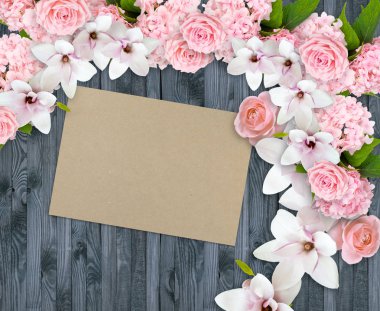 Manolya çiçek gül, HORTENSIA ve kraft Eko kağıt 