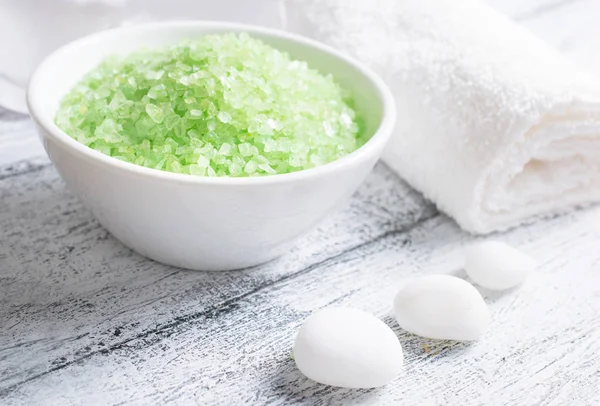 Deniz tuzu ve havlu ile Spa salon