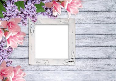 Retro fotoğraf çerçeveleri, leylak ve Manolya çiçek