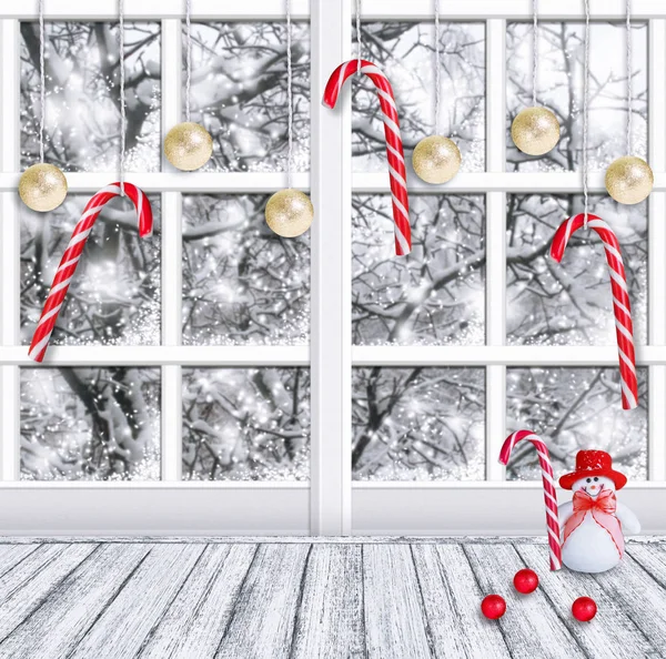 Vánoční interiér pokoje s oknem zimní a novoroční výzdoba — Stock fotografie