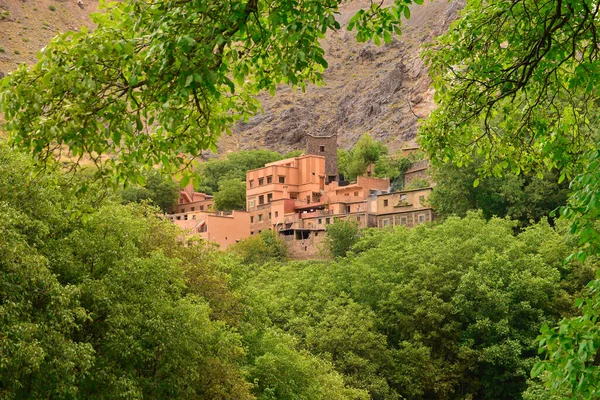 Fas 'taki Atlas Dağı' ndaki Berber köyünü gördüm.