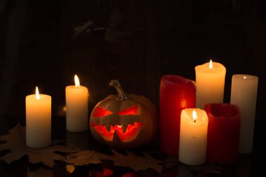  Cadılar bayramı balkabağı ve üç mum arkaplan