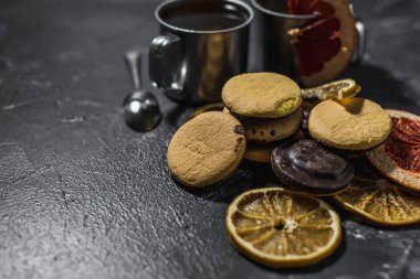 Limonlu ve limonlu Hint çayı.