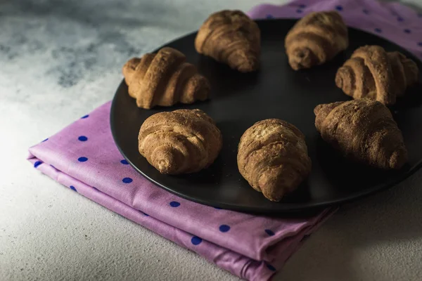 Croissants Con Sabor Chocolate Francés Plato — Foto de Stock