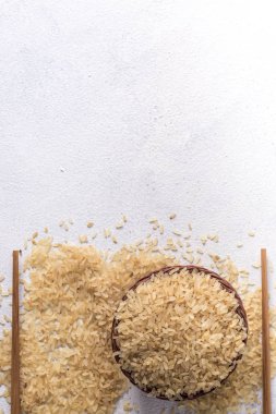 Kullanışlı uzun buğulu beyaz pirinç. Pirinç dokusu. sağlıklı beslenme