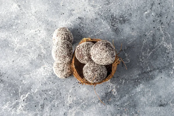 Zelfgemaakte Gezonde Proteïne Energie Ballen Een Kokoskom Met Gedroogde Abrikozen — Stockfoto