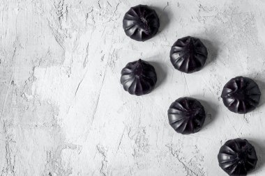 Soyut arka plan taze, lezzetli, çikolatalı şekerlemeler. Metnin için yer