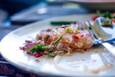 Yum erişte, Tayland Gıda