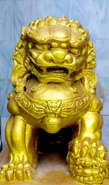 Chinese Leeuw standbeeld — Stockfoto