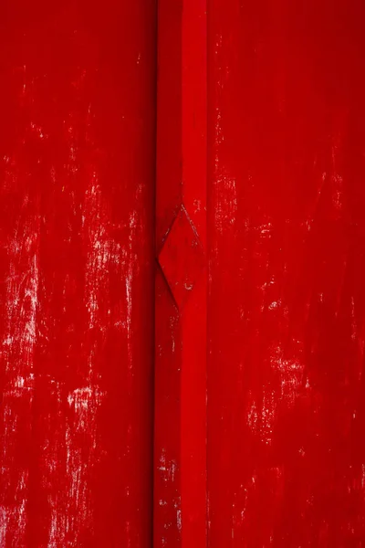 Red wooden door — Stock Photo, Image